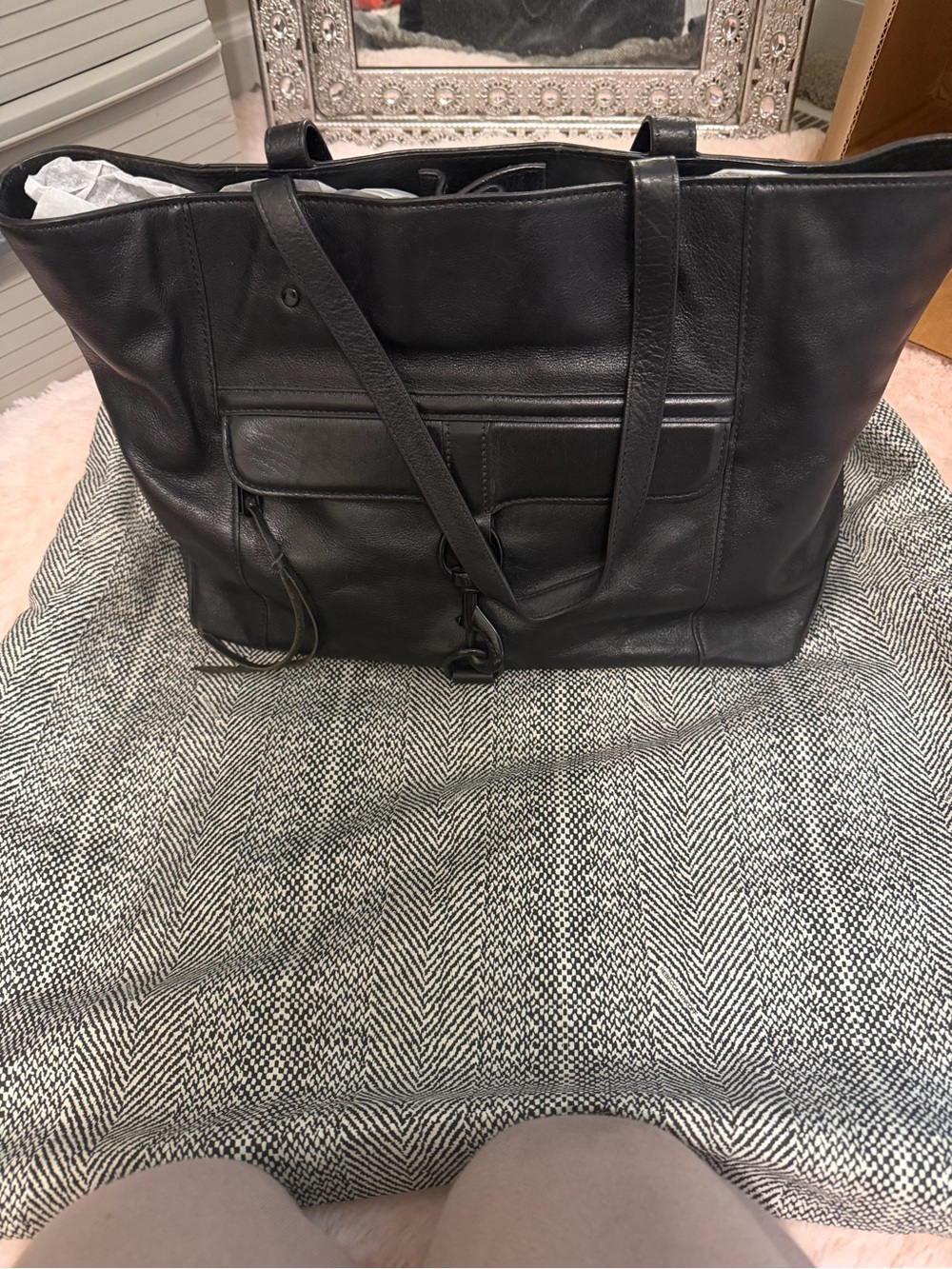 💗Rebecca Minkoff Black Leather Tote with Front Zip Pocket